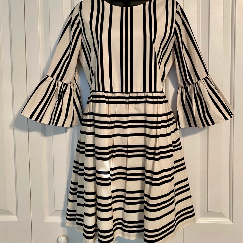 Alice & Olivia Augusta Ruffled Sleeve Dress, 6 - Picture 3 of 13